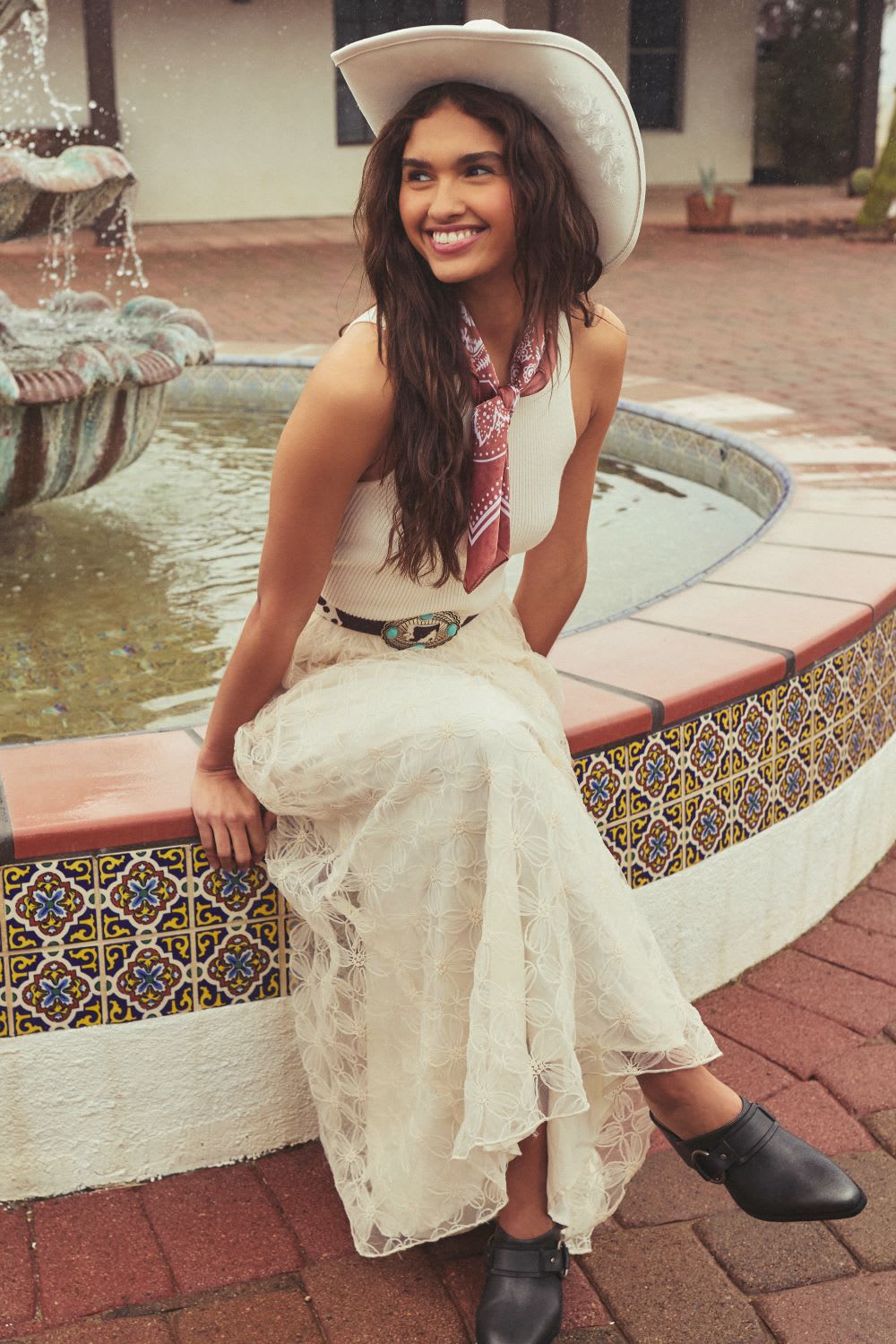 White Tank Top with Cream Lace Maxi Skirt White Tank Top with Cream Lace Maxi Skirt — Girly Outfits