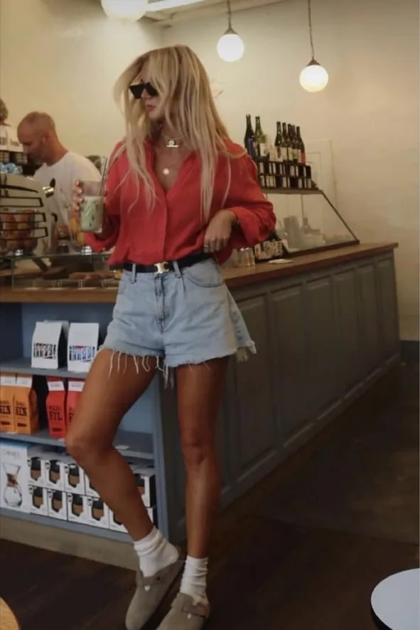 Oversized Red Linen Shirt with Denim Shorts Oversized Red Linen Shirt with Denim Shorts — Girly Outfits