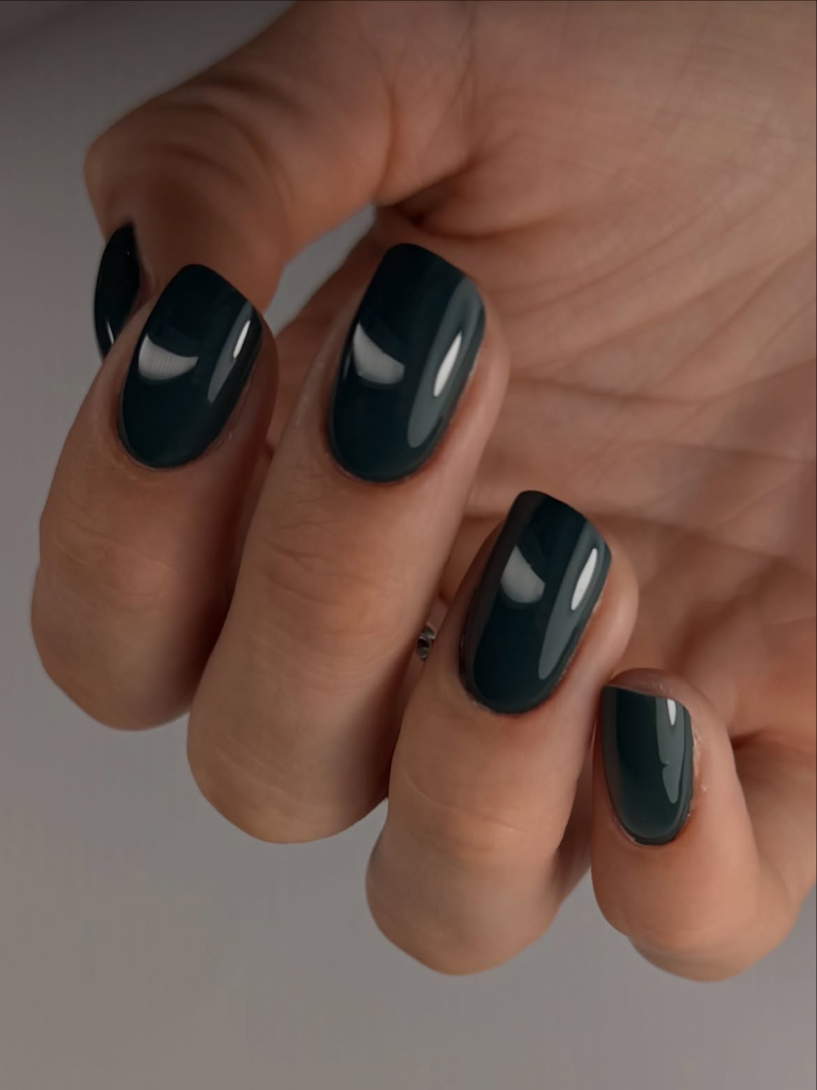 Glossy Dark Green Squoval Winter Nails