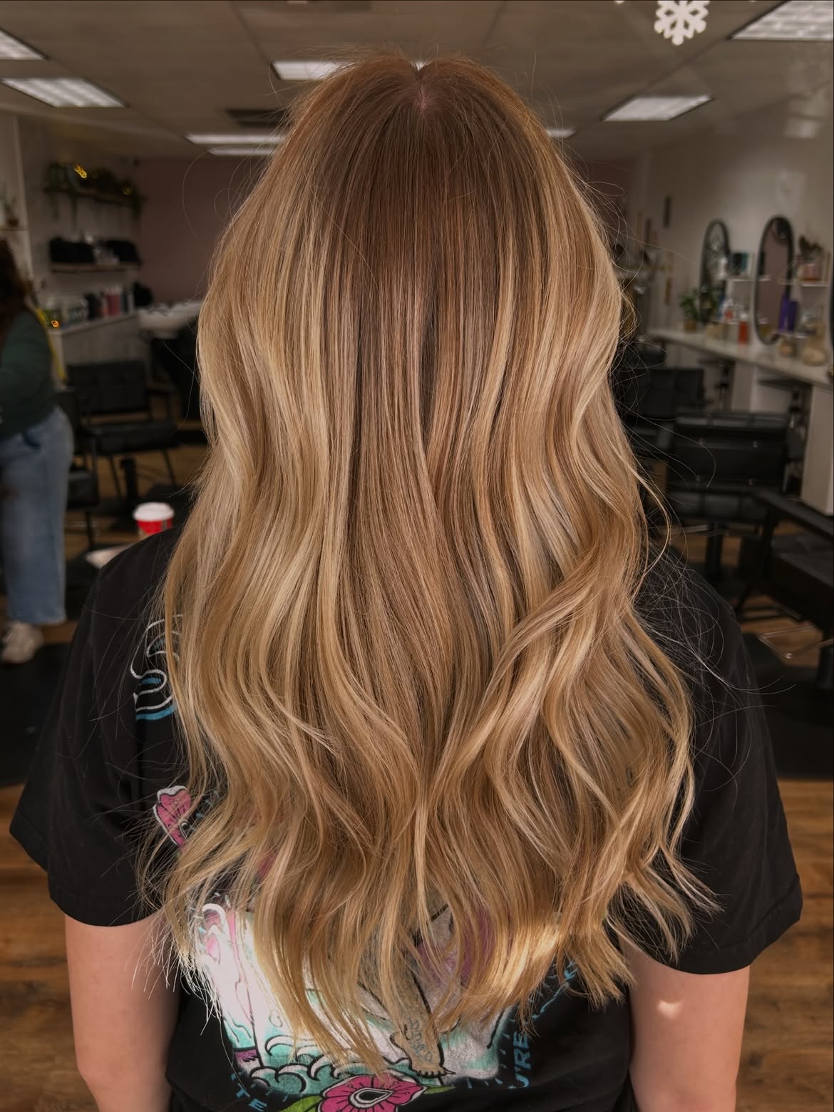 Golden Honey Blonde Balayage With Loose Waves