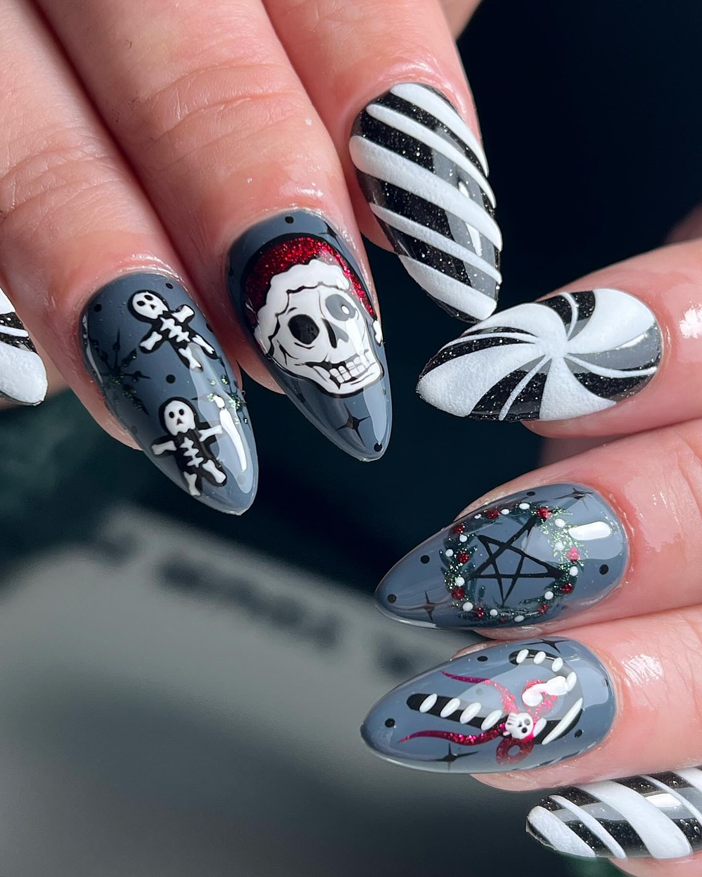 Gothic Christmas Skull & Pentagram Nails