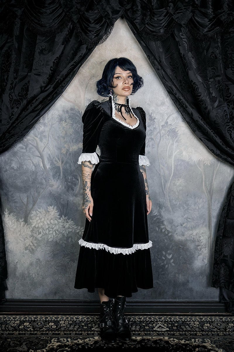 Victorian Gothic Velvet Dress Victorian Gothic Velvet Dress — Gothic Outfits