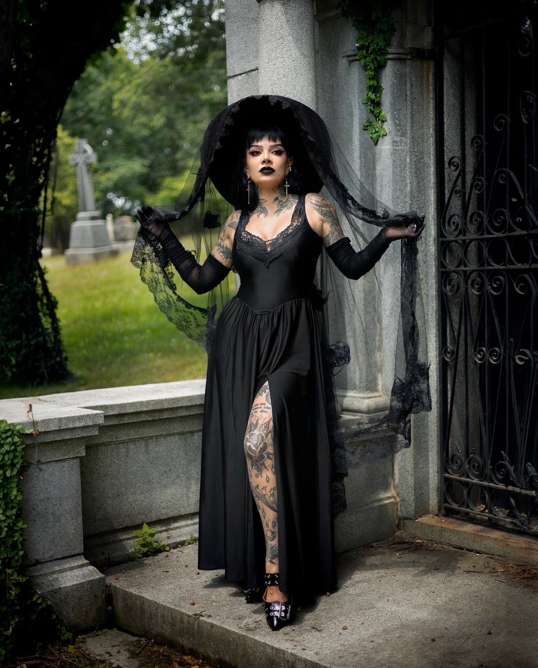 Long Black Velvet Dress With Lace Trim Long Black Velvet Dress With Lace Trim — Gothic Style