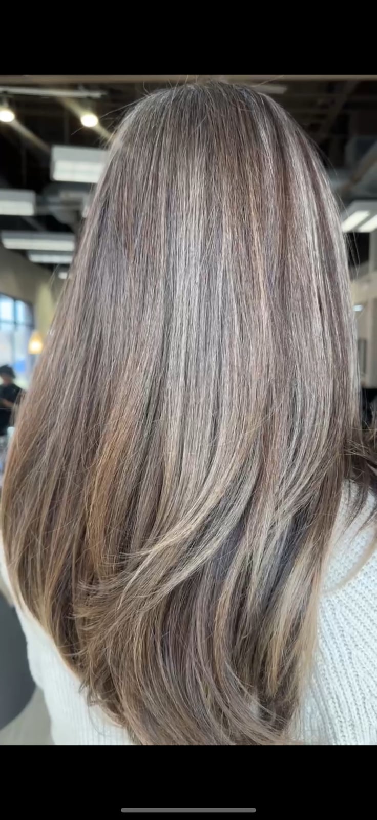 Mid-Back Length With Gray Blonde Highlights, Wavy Mid-Back Length With Gray Blonde Highlights, Wavy — Gray Blending