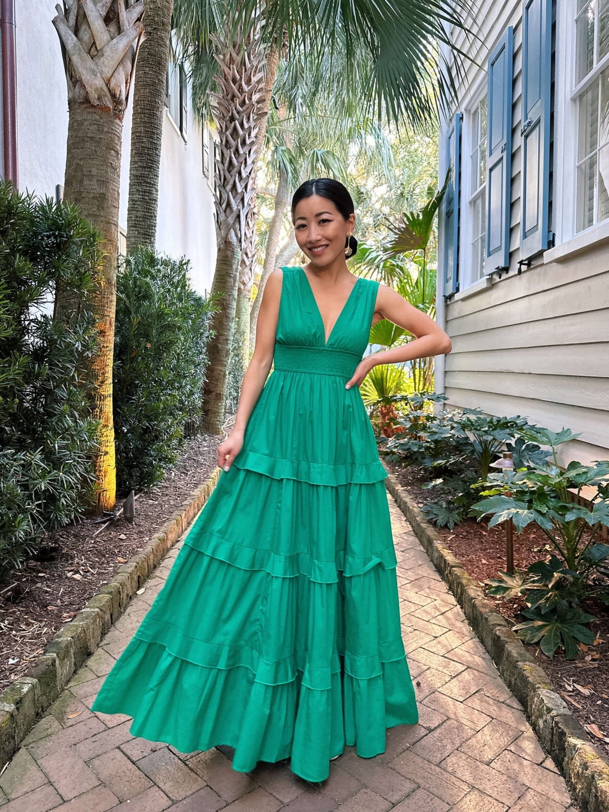 Emerald Green Satin Dress With Fitted Bodice and Flowing Skirt Emerald Green Satin Dress With Fitted Bodice and Flowing Skirt — Green Dress Outfit