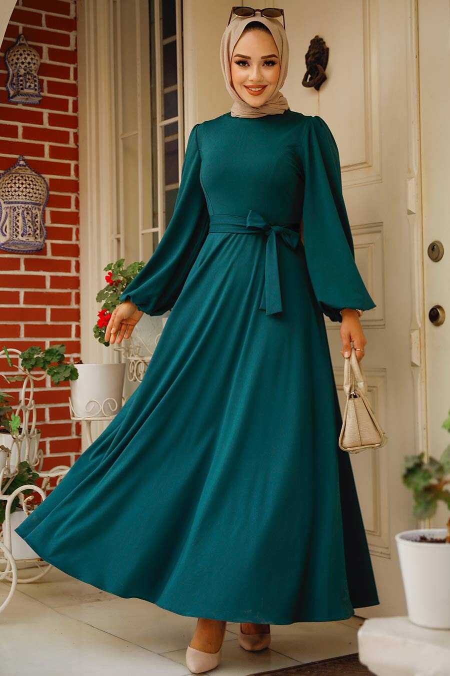 Deep Teal Green Crepe Maxi Dress With Balloon Sleeves Deep Teal Green Crepe Maxi Dress With Balloon Sleeves — Green Dress Outfit