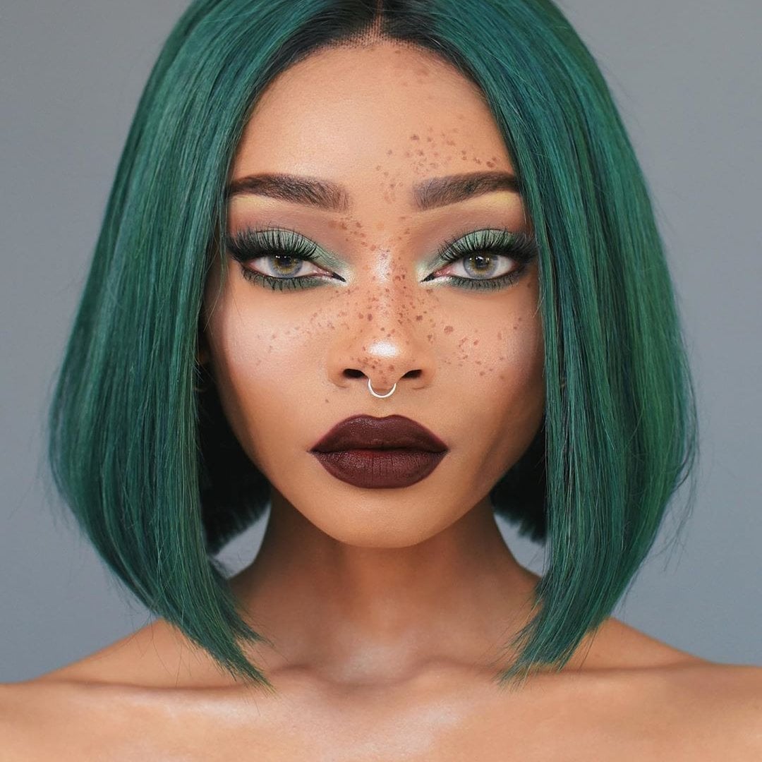 Deep Teal Green Sleek Bob, Chin Deep Teal Green Sleek Bob, Chin — Green Hair