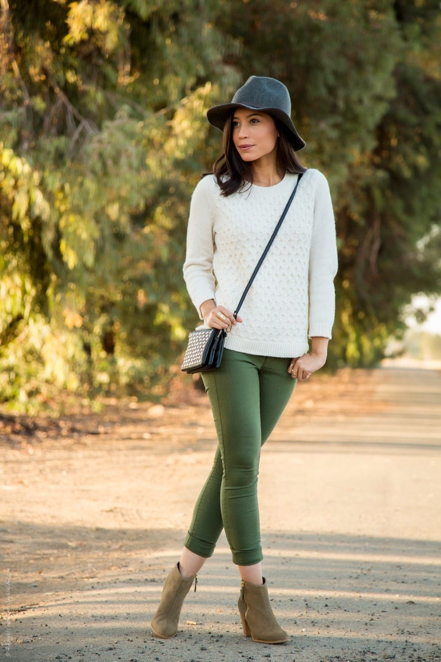 Olive Green Skinny Jeans With Cable Knit Sweater Olive Green Skinny Jeans With Cable Knit Sweater — Green Jeans Outfits