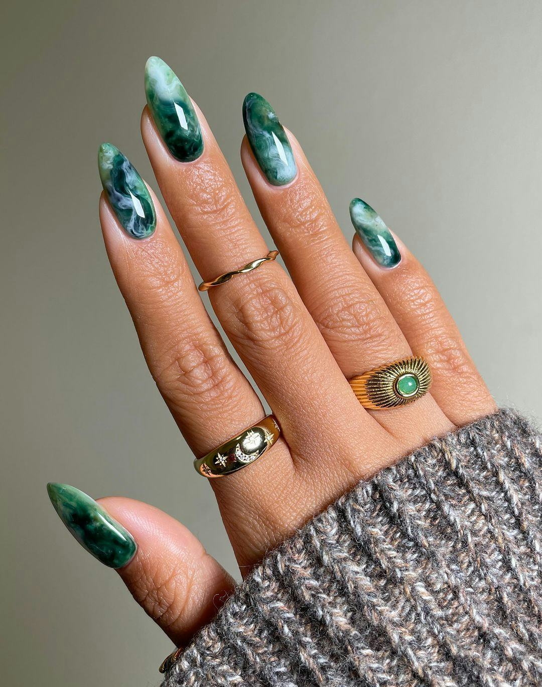 12 Emerald Green Nail Art Ideas For A Jewel-Toned Winter