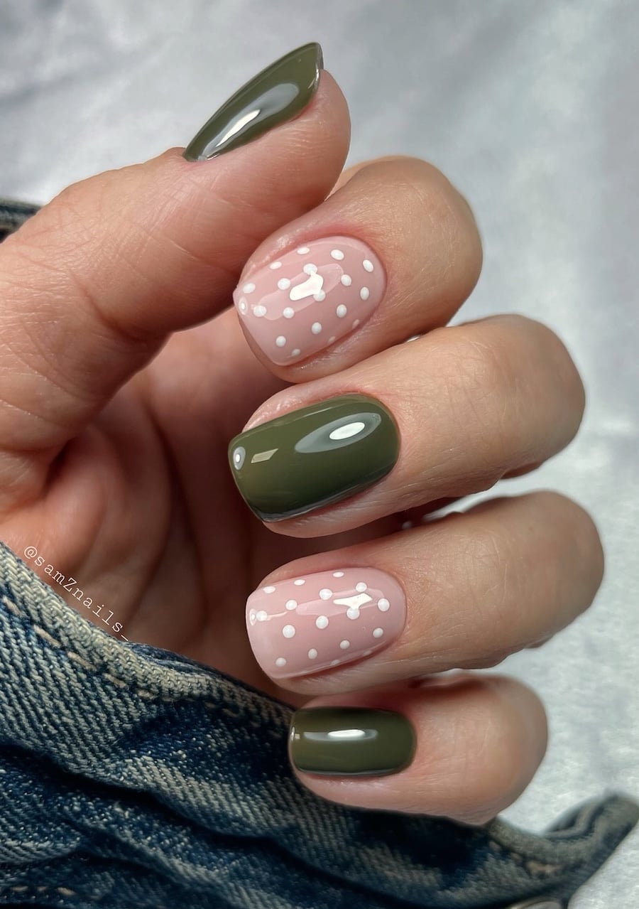 Long Almond Green and White Marble Nails Long Almond Green and White Marble Nails — Green Nails