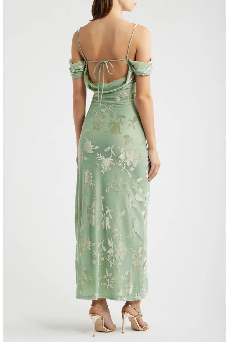 Sage green burnout velvet maxi dress for evening Sage green burnout velvet maxi dress for evening — Green Outfits