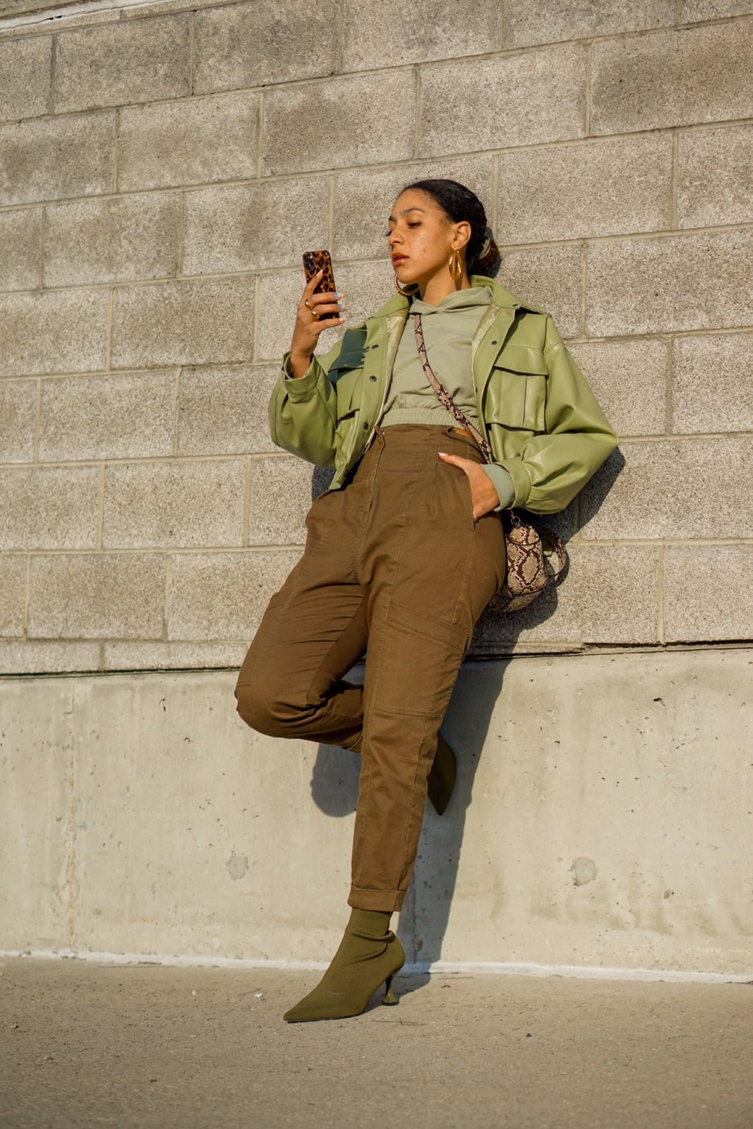 Sage green faux leather jacket over hoodie and cargos Sage green faux leather jacket over hoodie and cargos — Green Outfits