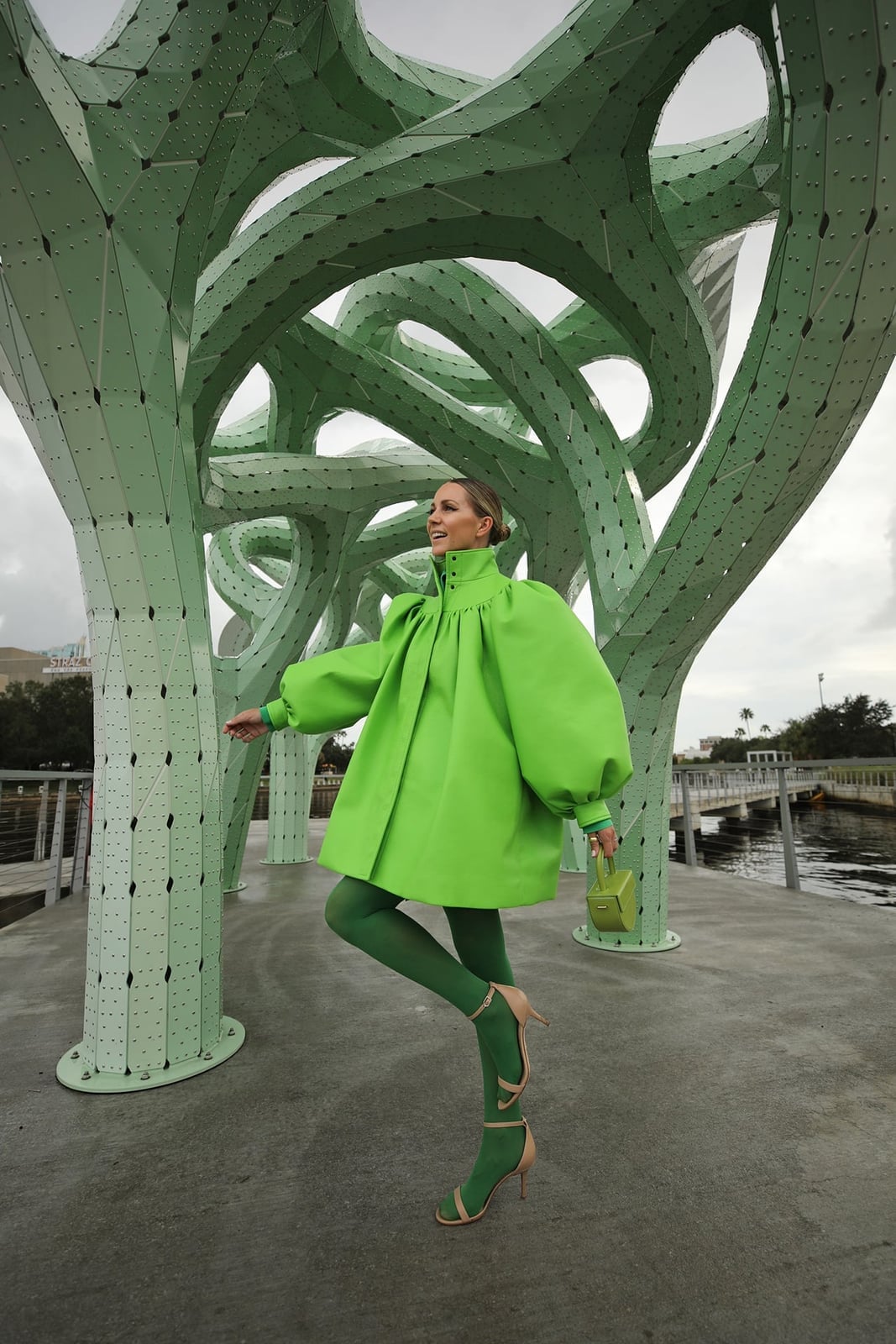 Bright green voluminous mini dress with balloon sleeves Bright green voluminous mini dress with balloon sleeves — Green Outfits