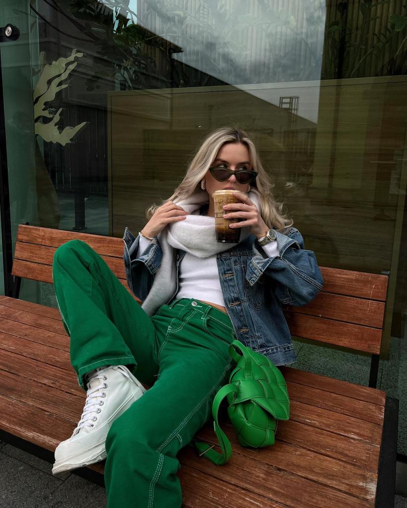 Bright green wide-leg trousers with denim jacket Bright green wide-leg trousers with denim jacket — Green Outfits