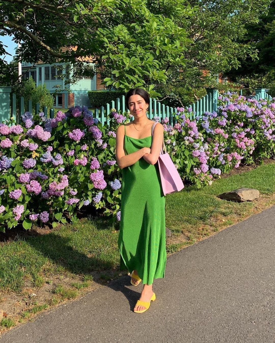 Kelly green slip dress with yellow sandals Kelly green slip dress with yellow sandals — Green Outfits