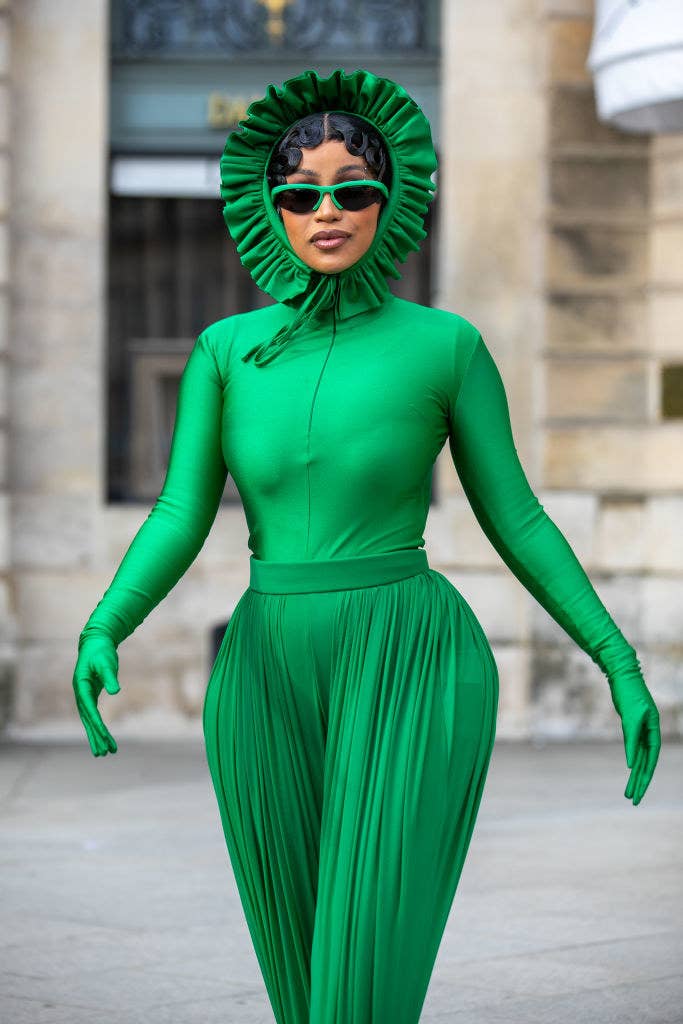 Avant-garde bright green hooded ensemble Avant-garde bright green hooded ensemble — Green Outfits