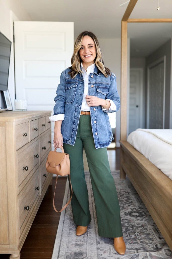 Olive green wide leg pants with a white shirt and denim jacket Olive green wide leg pants with a white shirt and denim jacket — Green Pants Outfits