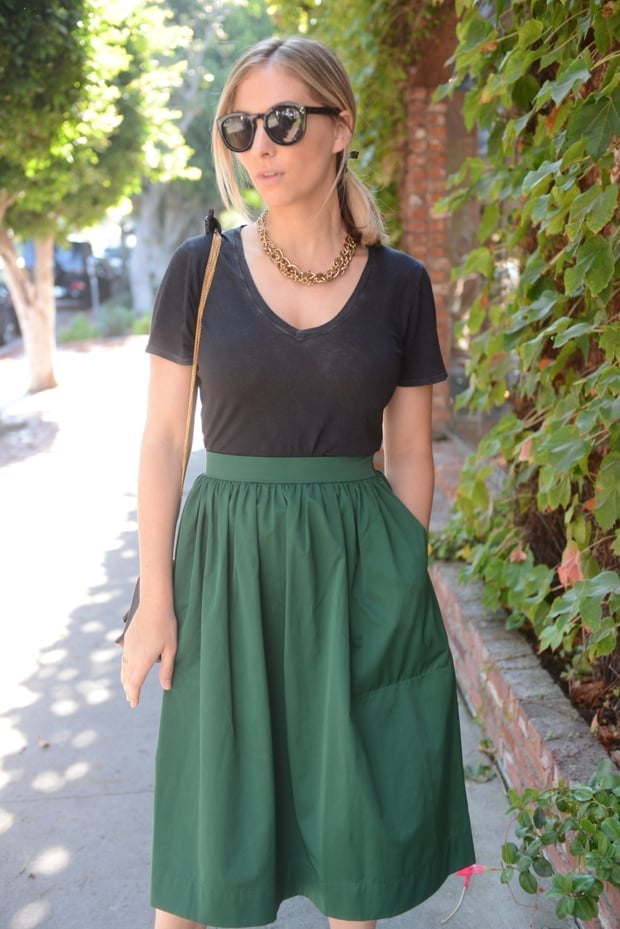 Forest Green Full Midi Skirt With V-Neck Tee, Close-Up Take Forest Green Full Midi Skirt With V-Neck Tee, Close-Up Take — Green Skirt Outfit