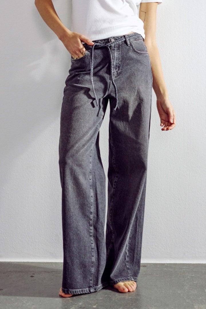 Dark Gray Wide Leg Jeans With Drawstring Waist Detail Dark Gray Wide Leg Jeans With Drawstring Waist Detail — Grey Jeans Outfits