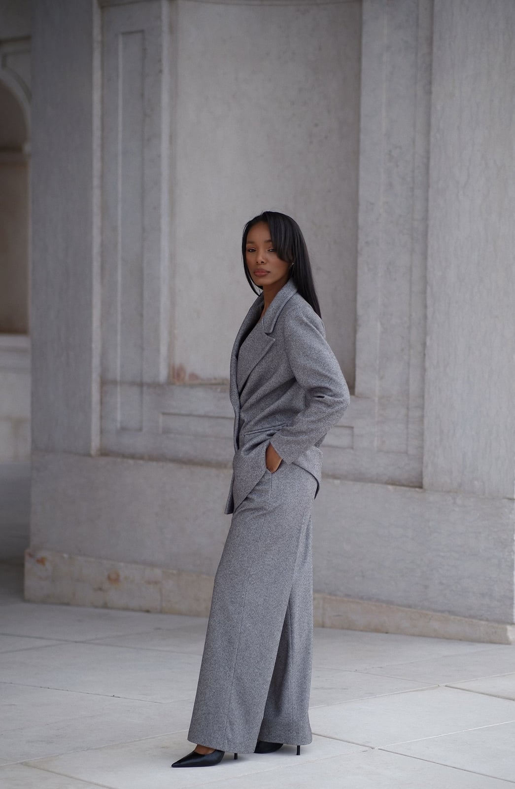 Oversized Gray Blazer With Wide Leg Gray Trousers Oversized Gray Blazer With Wide Leg Gray Trousers — Grey Pants Outfits