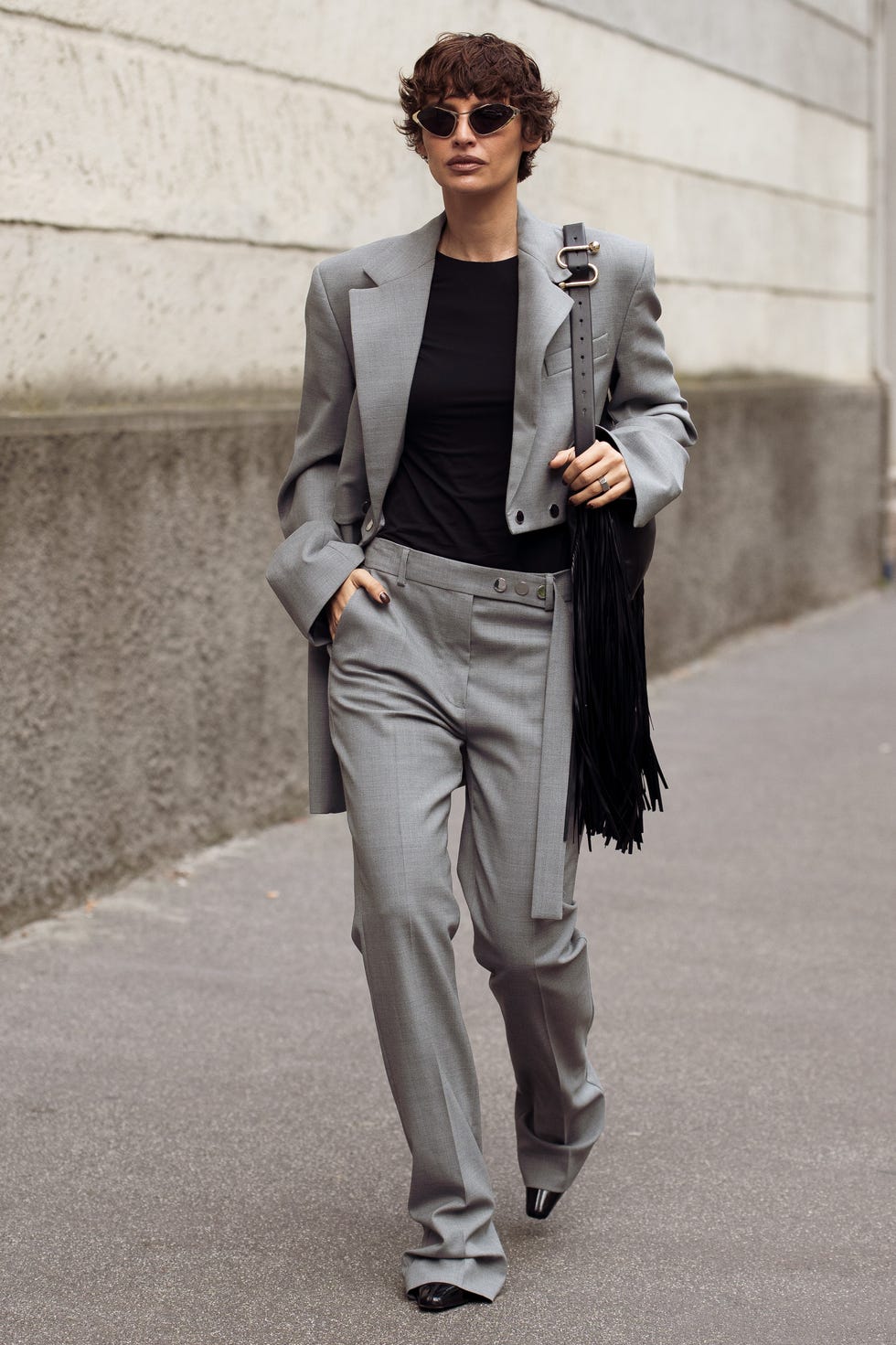 Gray Tailored Trousers With Cropped Jacket Gray Tailored Trousers With Cropped Jacket — Grey Pants Outfits