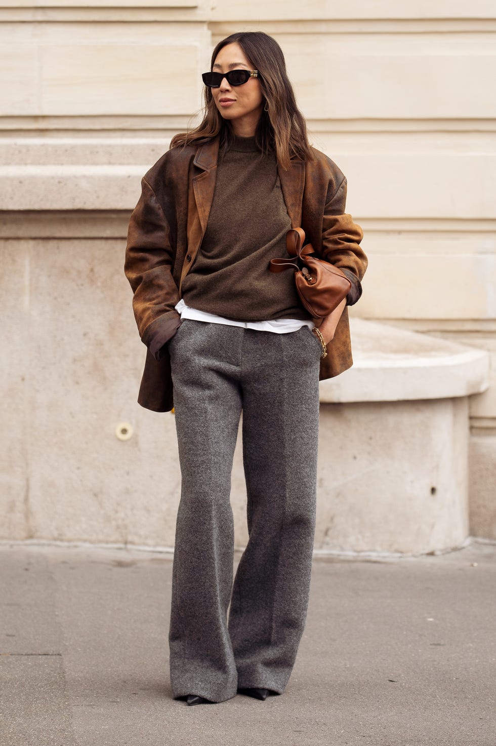Casual Gray Wide Leg Trousers With Textured Blazer, Sunglasses Casual Gray Wide Leg Trousers With Textured Blazer, Sunglasses — Grey Pants Outfits