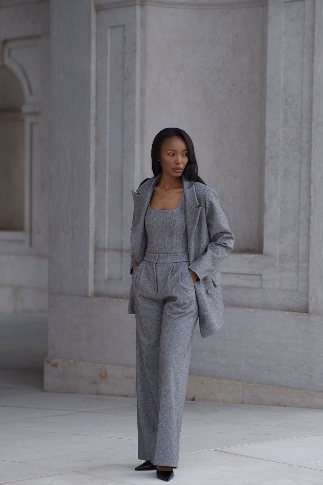 Smart Casual Gray Trousers With Corset Top Smart Casual Gray Trousers With Corset Top — Grey Pants Outfits