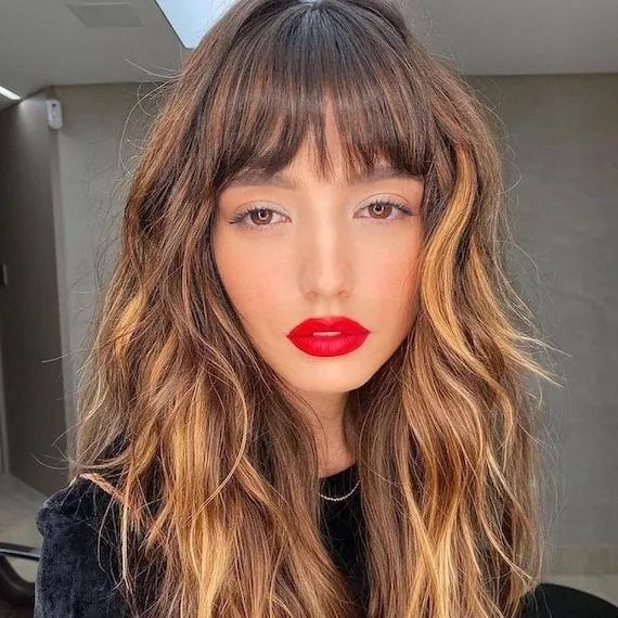 Mid-Back Wavy Hair With Contrasting Highlights Mid-Back Wavy Hair With Contrasting Highlights — Hair with Bangs
