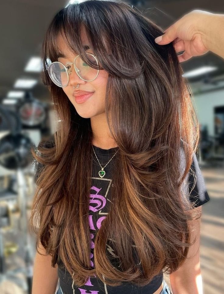 Mid-Back Wavy Hair With Voluminous Layers Mid-Back Wavy Hair With Voluminous Layers — Hair with Bangs