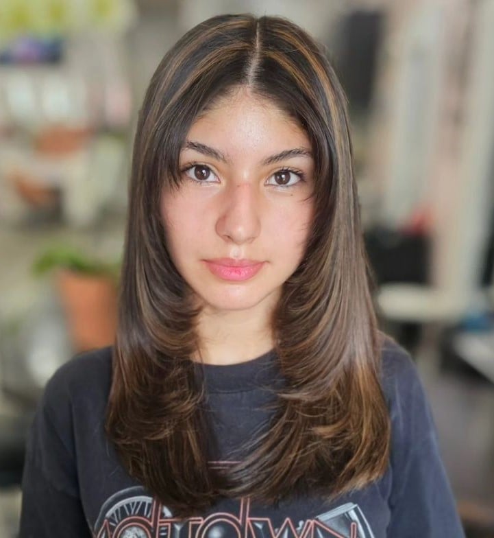 Mid-Back Dark Brown Layers With Curtain Bangs Mid-Back Dark Brown Layers With Curtain Bangs — Hairstyles for Teens