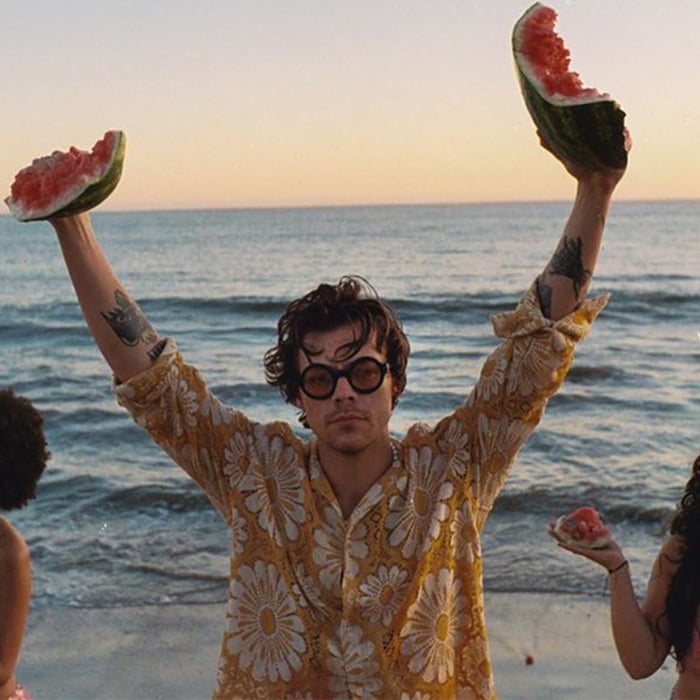 Yellow Lace-Like Floral Print Shirt Yellow Lace-Like Floral Print Shirt — Harry Styles Outfits