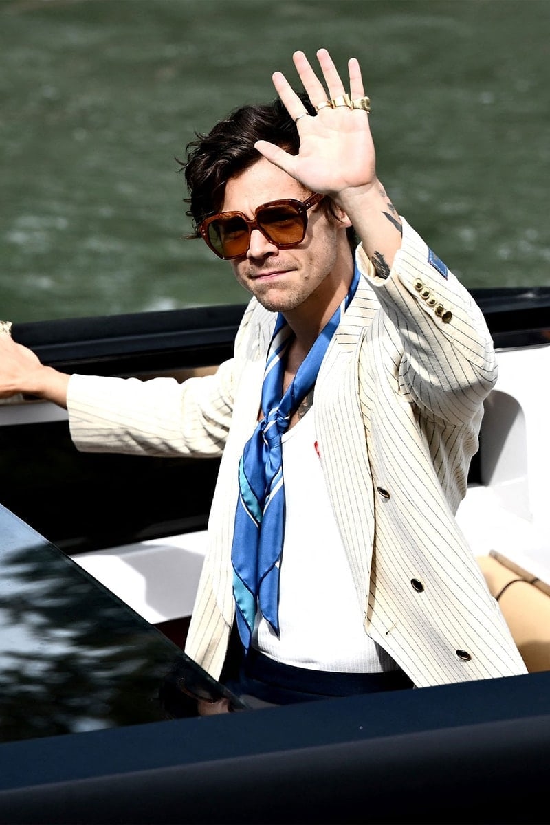 Cream Pinstripe Blazer and Patterned Scarf Cream Pinstripe Blazer and Patterned Scarf — Harry Styles Outfits