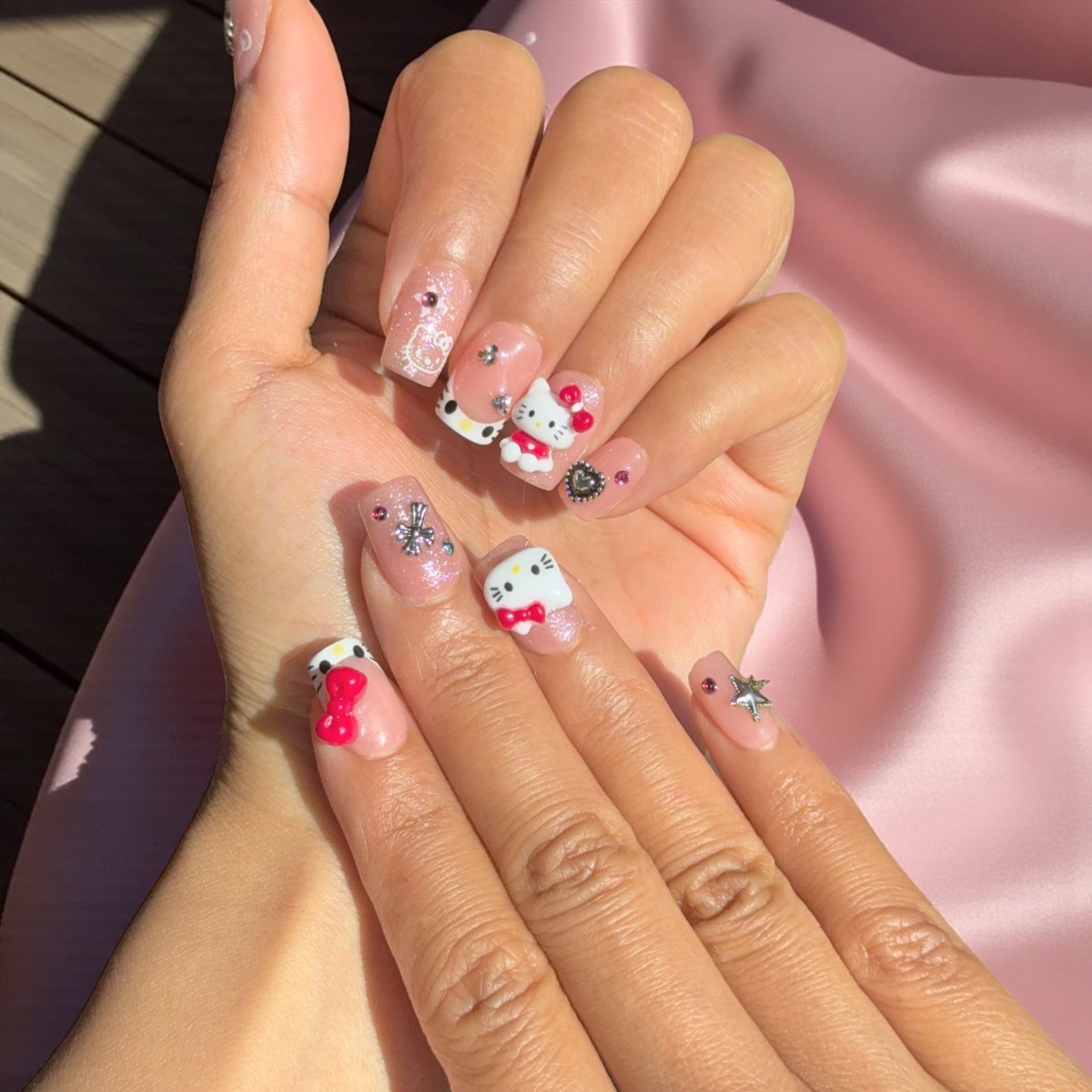 3D Hello Kitty Star Charm Almond Nails 3D Hello Kitty Star Charm Almond Nails — Hello Kitty Nails