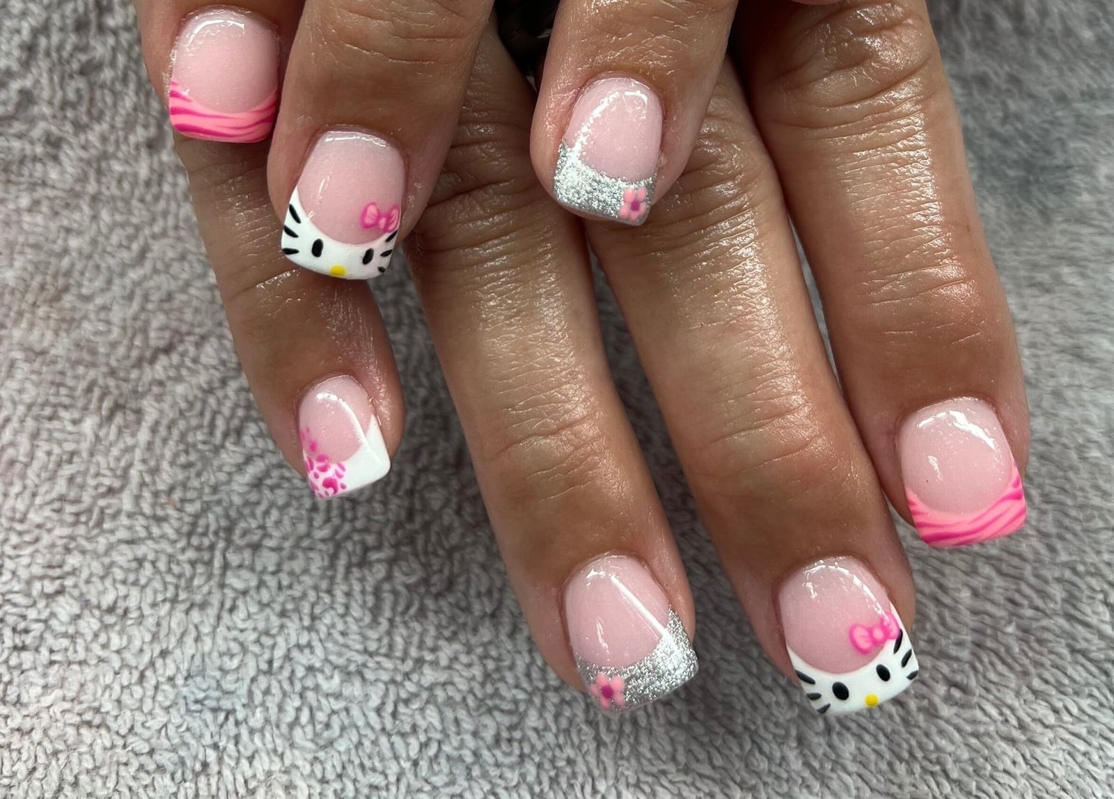 Short Glitter French Hello Kitty Nails Short Glitter French Hello Kitty Nails