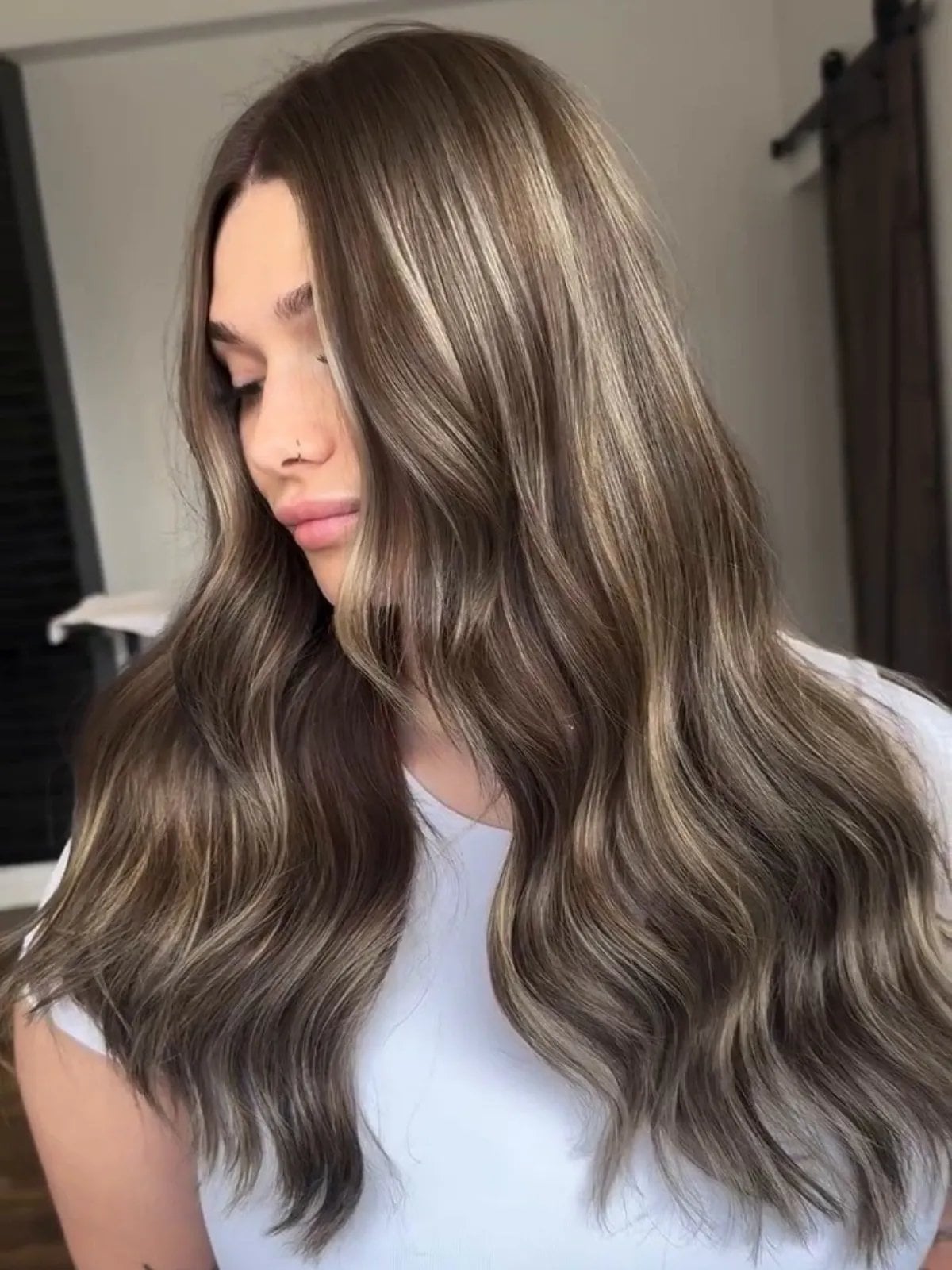 Collarbone Ash Brown With Ash Blonde Highlights Collarbone Ash Brown With Ash Blonde Highlights — Highlights on Brown Hair