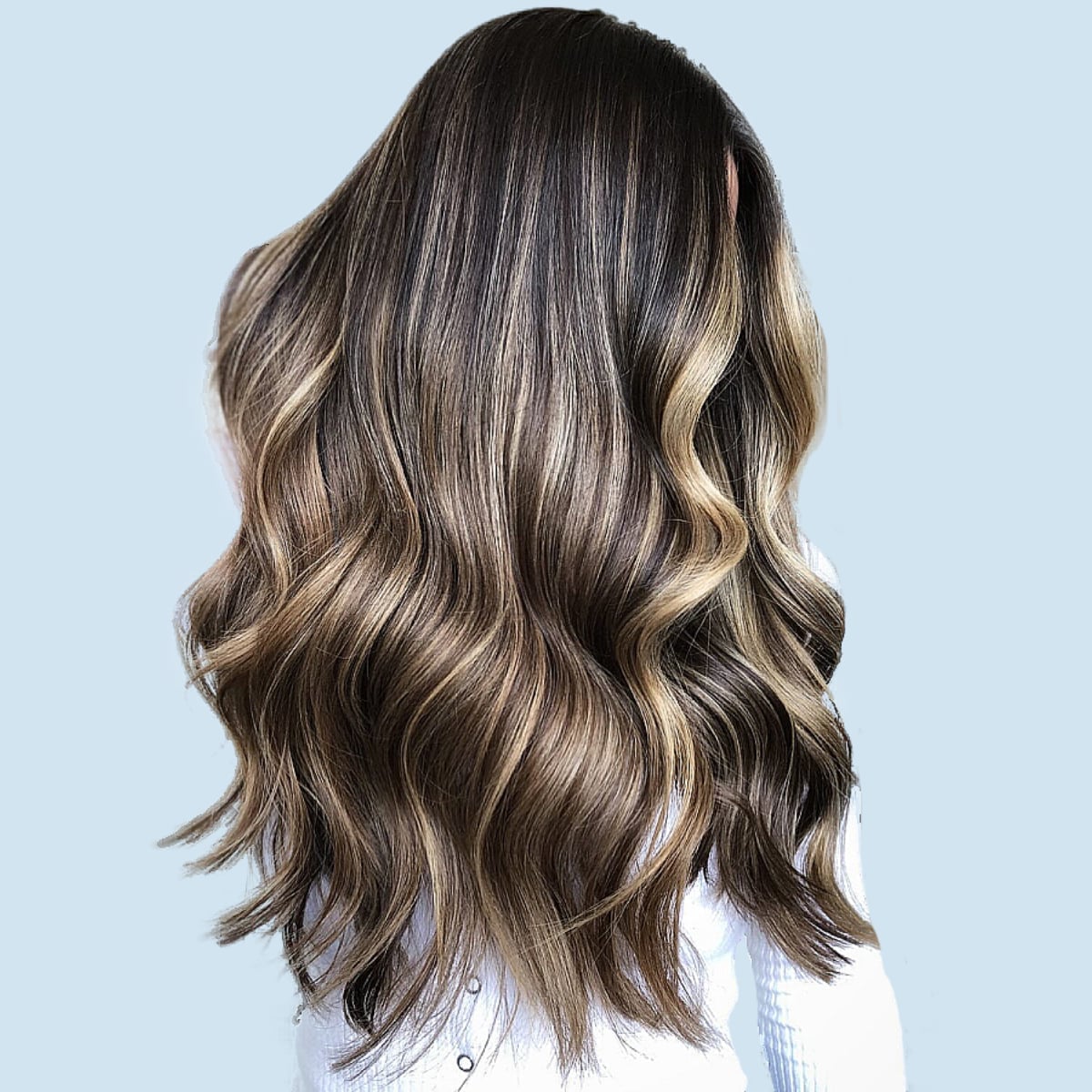Mid-Back Dark Brown With Striking Blonde Highlights, Wavy Thick Mid-Back Dark Brown With Striking Blonde Highlights, Wavy Thick — Highlights on Brown Hair