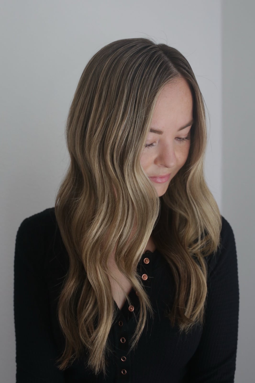 Collarbone Medium Brown With Natural Blonde Highlights Collarbone Medium Brown With Natural Blonde Highlights — Highlights on Brown Hair