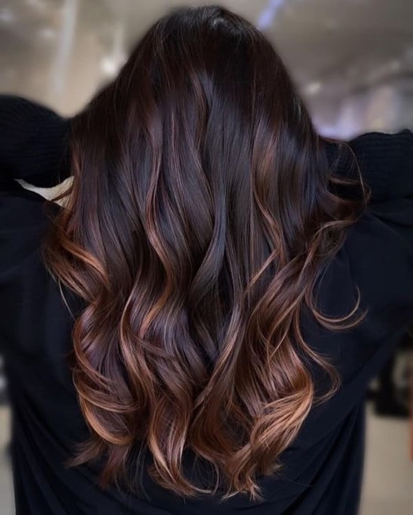 Mid-Back Black With Caramel Brown Highlights, Wavy Mid-Back Black With Caramel Brown Highlights, Wavy — Highlights on Dark Hair
