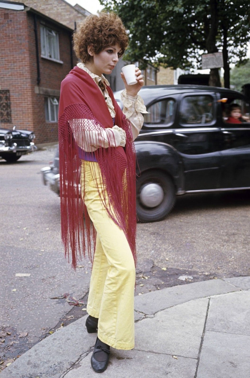 Fringed Shawl With Flared Pants And Ruffled Blouse Fringed Shawl With Flared Pants And Ruffled Blouse — Hippie Outfits