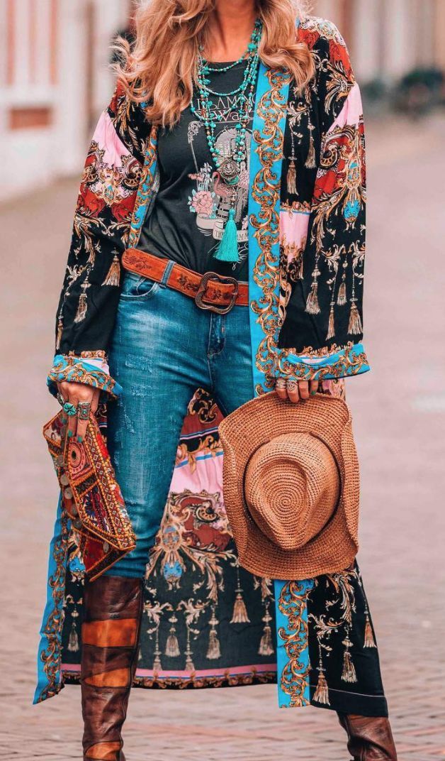 Patterned Kimono Over Graphic Tee And Denim Jeans Patterned Kimono Over Graphic Tee And Denim Jeans — Hippie Outfits