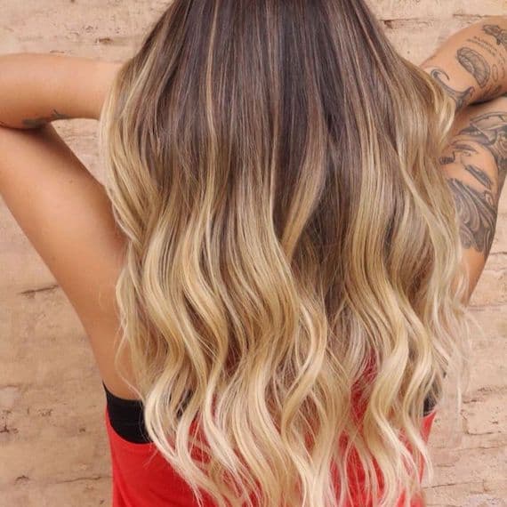 Mid-Back Dark To Honey Blonde Balayage, Wavy Blowout Mid-Back Dark To Honey Blonde Balayage, Wavy Blowout