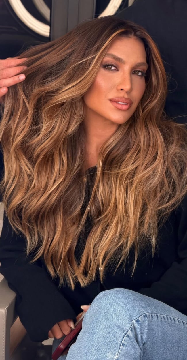 Mid-Back Layers With Face-Framing Balayage, Wavy Mid-Back Layers With Face-Framing Balayage, Wavy — Honey Blonde Balayage