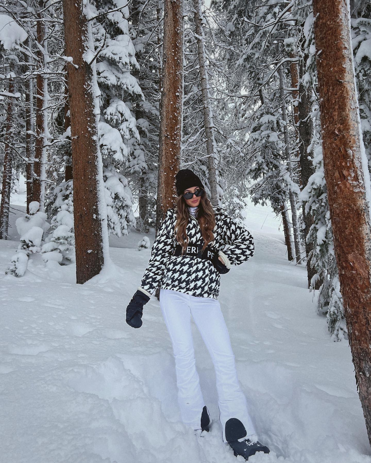 Houndstooth Ski Jacket With White Snow Pants