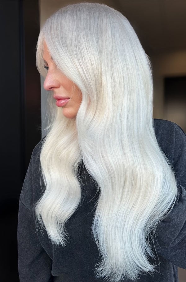 Mid-Back Length Wavy Platinum Blonde With Curtain Bangs, Middle Mid-Back Length Wavy Platinum Blonde With Curtain Bangs, Middle — Icy Blonde