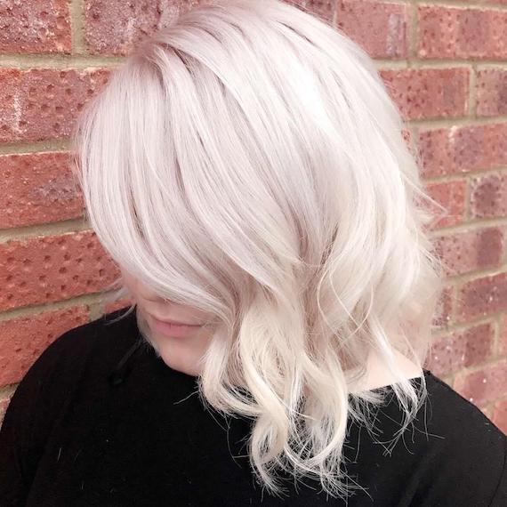 Collarbone Lob Icy Ash Blonde Blowout Collarbone Lob Icy Ash Blonde Blowout — Icy Blonde
