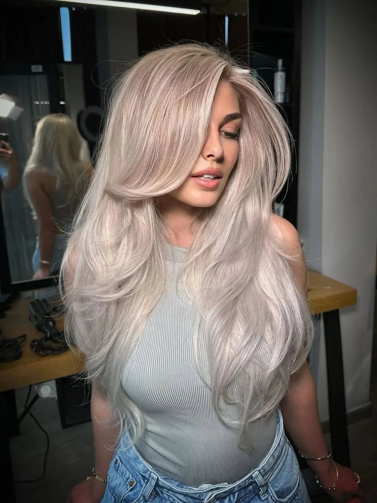 Mid-Back Length Platinum Blonde Blowout With Soft Waves, Wavy Mid-Back Length Platinum Blonde Blowout With Soft Waves, Wavy — Icy Blonde