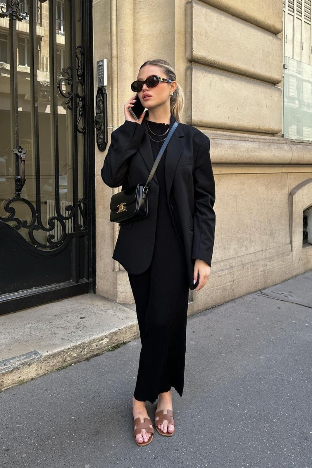 Monochromatic black dress with an oversized blazer Monochromatic black dress with an oversized blazer — Interview Outfits
