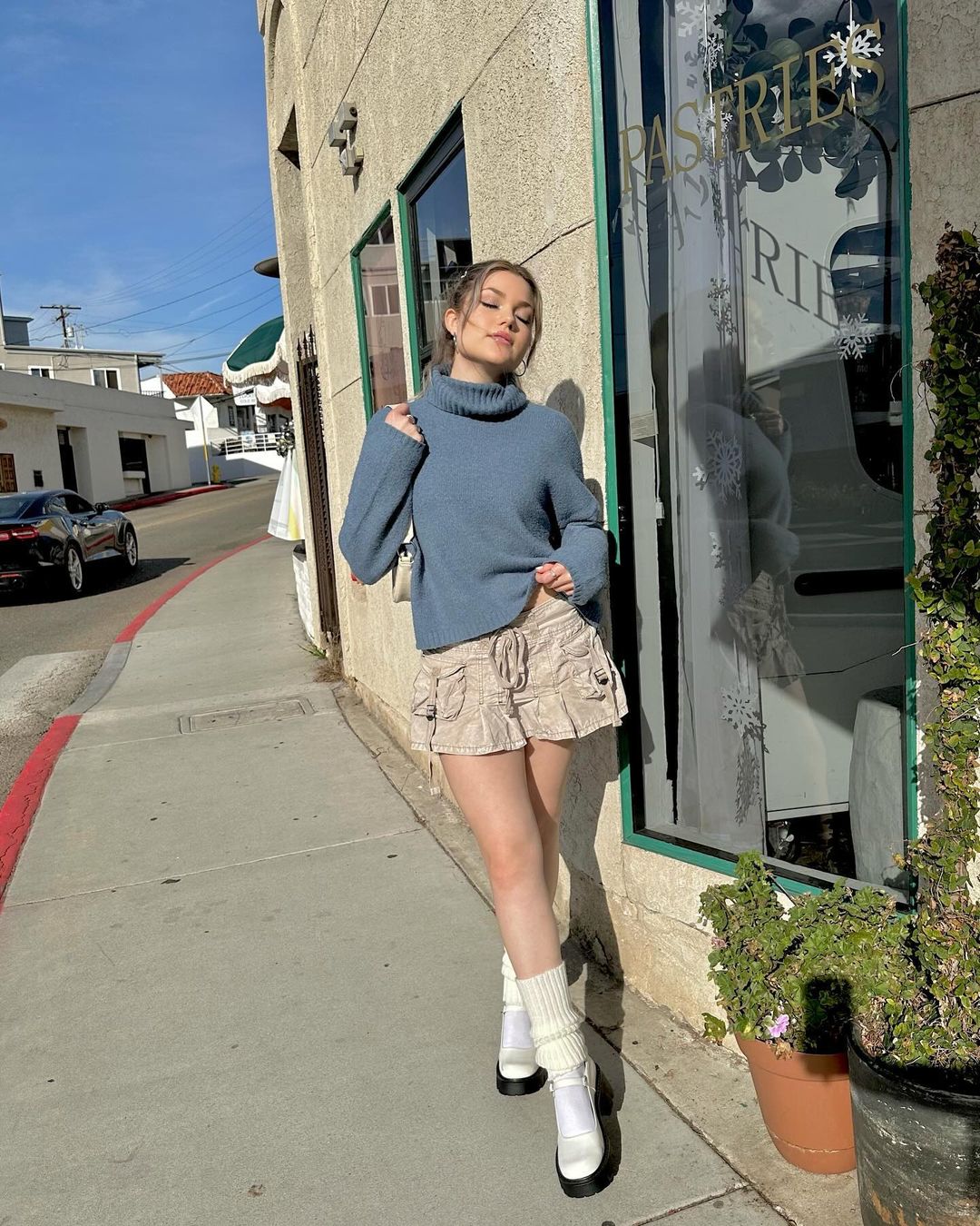 Blue Turtleneck With Drawstring Mini Skirt Blue Turtleneck With Drawstring Mini Skirt — It Girl Outfits
