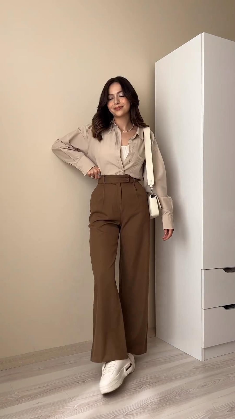Beige Button-Down With Wide Leg Trousers Beige Button-Down With Wide Leg Trousers — It Girl Outfits