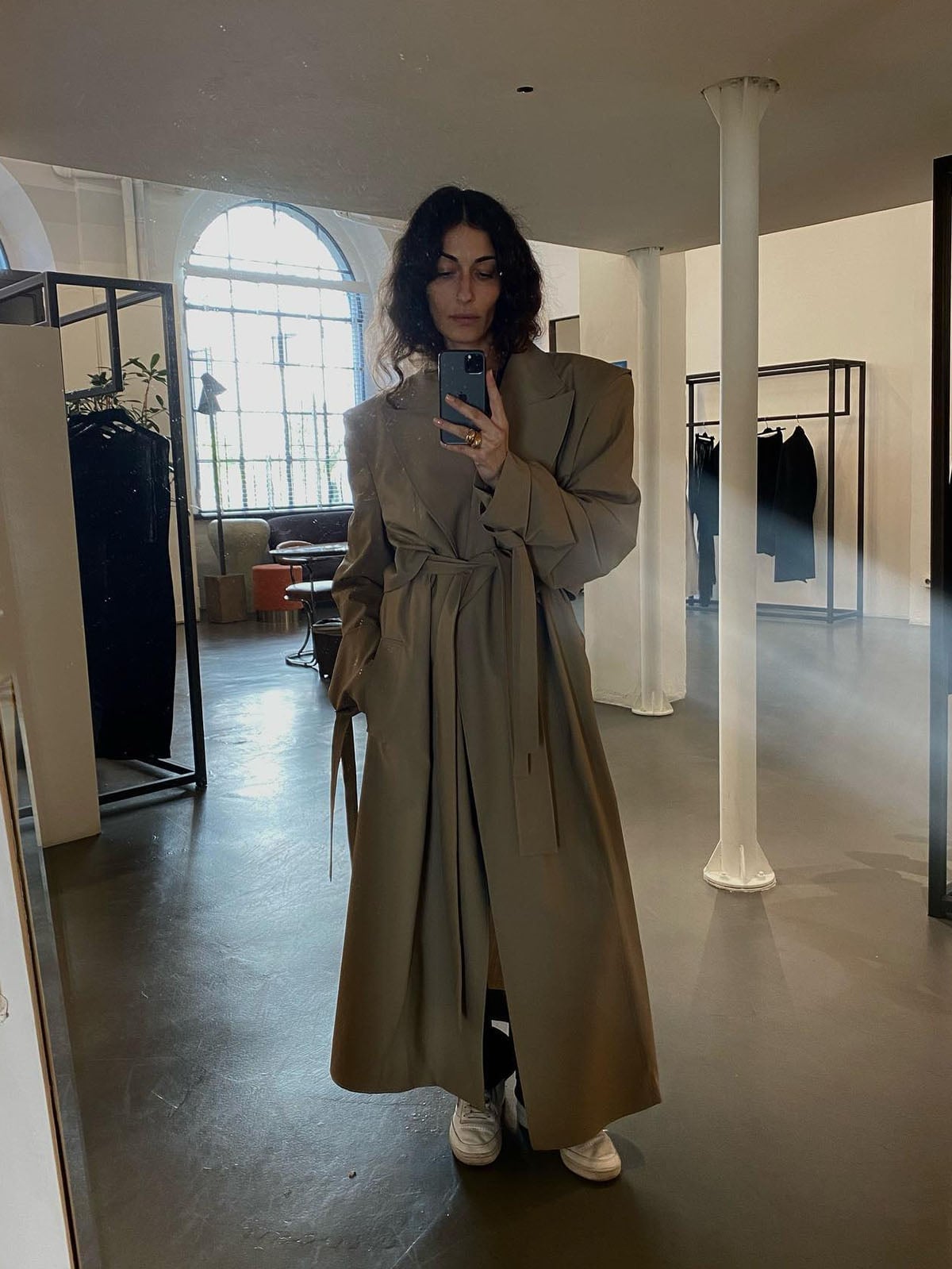 Beige Oversized Trench Coat Casual Daytime Beige Oversized Trench Coat Casual Daytime — Italian Outfits